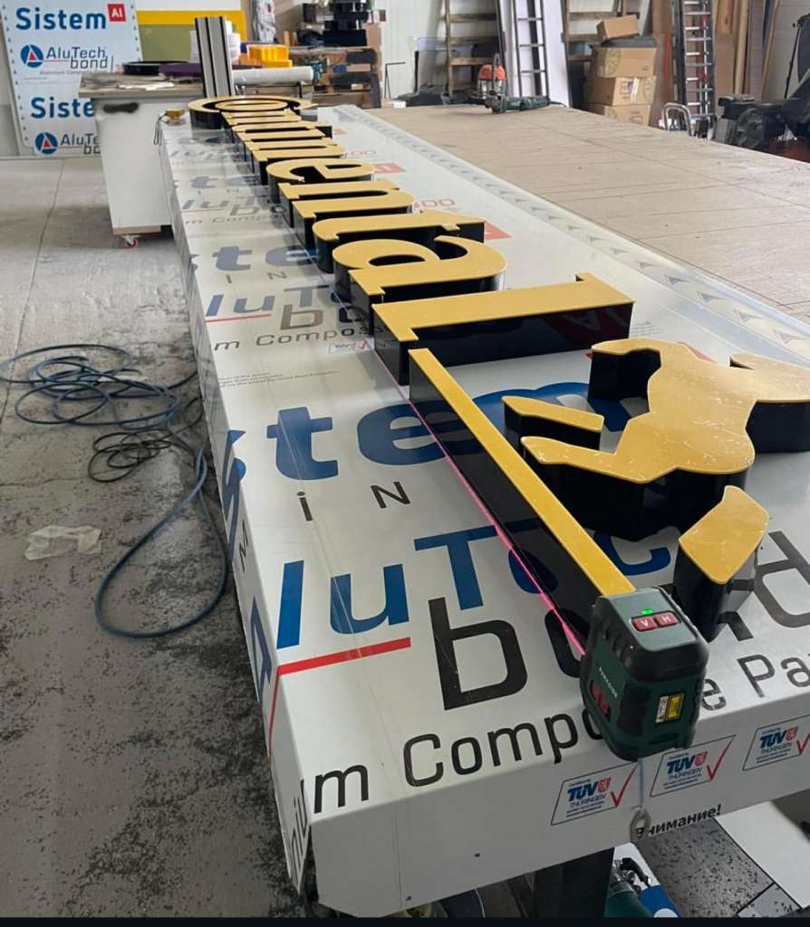 Continental – Enseignes lumineuses